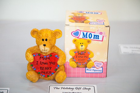 Our gifts come in attractive gift boxes.
